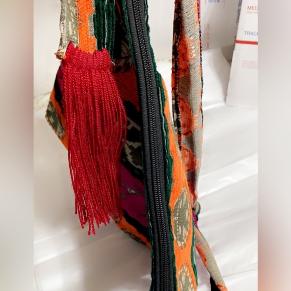 Authentic Handmade Ecuadorian Cross-body Bucket Bag… 13” x 12” - Picture 7 of 10